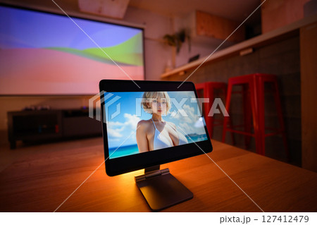 部屋でのワンシーン 127412479