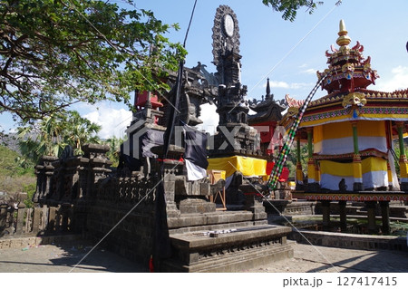 インドネシア　バリ島　ペムテランのヒンドゥー教寺院 127417415