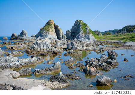 佐渡島　七浦海岸　夫婦岩 127420335