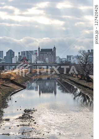冬の朝の水戸の桜川 冬の朝の水戸の桜川 127420426