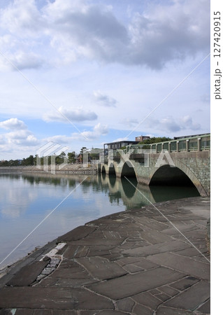 和歌山県の海景色 三断橋と観海閣 和歌山県の海景色 三断橋と観海閣 127420915