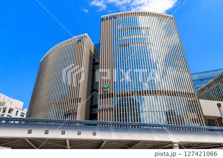 東京　中央区 銀座 数寄屋橋 交差点付近の都市風景　有楽町マリオン 127421066