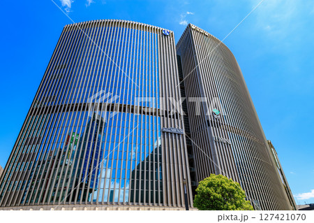 東京 中央区 銀座 数寄屋橋 交差点付近の都市風景 有楽町マリオン 東京 中央区 銀座 数寄屋橋 交差点付近の都市風景 有楽町マリオン 127421070