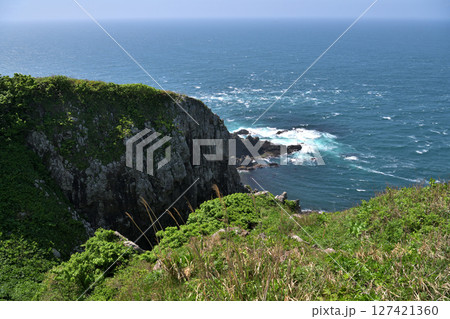 青森県 津軽半島 竜飛岬より津軽海峡を望む 青森県 津軽半島 竜飛岬より津軽海峡を望む 127421360