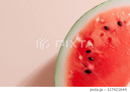 パステルグラデーション背景のスイカスライスバナー 127421644