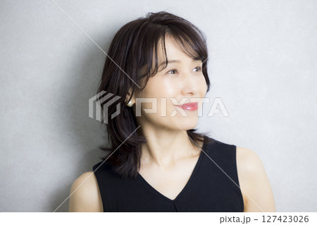 美しいミドル女性 127423026