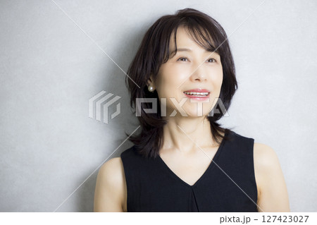 美しいミドル女性 127423027