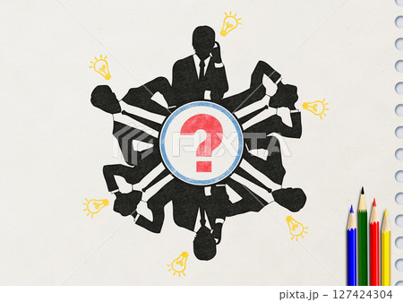 ノートに鉛筆で描いた丸いテーブルを囲んでグループワークをするビジネスマンのシルエットイラスト	 127424304