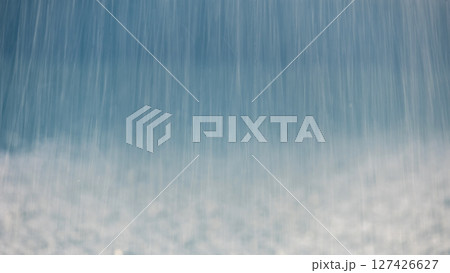 激しく降る雨のイメージ 127426627
