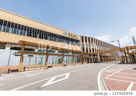 富山県高岡市 晴天のJR新高岡駅(南口) 富山県高岡市 晴天のJR新高岡駅(南口) 127426854