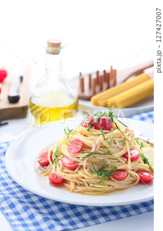 しらすとトマトの冷製パスタ 127427007