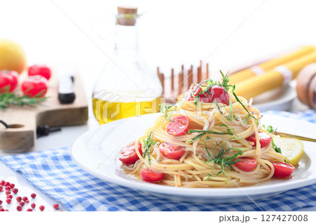 しらすとトマトの冷製パスタ 127427008