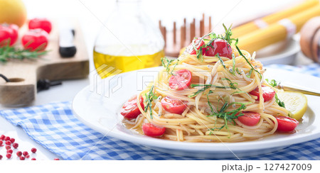 しらすとトマトの冷製パスタ 127427009