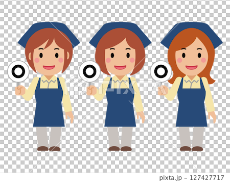 正解の札を上げる紺色エプロンの若い女性 127427717