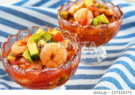 エビのカクテル（コクテル・デ・カマロン、コクテル・デ・カマロネス）（メキシコ料理） 127428374