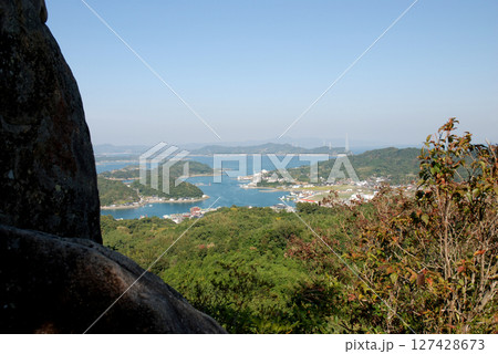 Unzen，Shimabara / 天草から眺める雲仙・島原までのパノラマビュー(秋の紅葉シーズン) 127428673