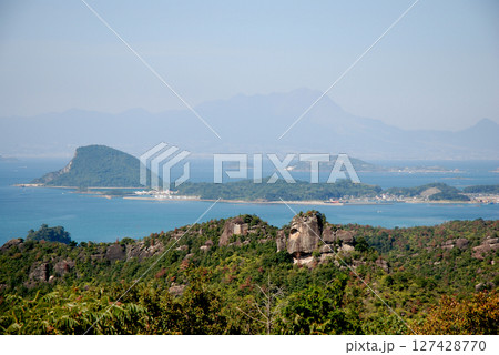 Unzen，Shimabara from Amakusa / 天草から眺める雲仙・島原までのパノラマ 127428770