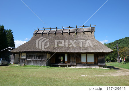 赤そばの里の古民家 127429643