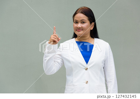 Portrait of mature Asian woman Portrait of mature Asian woman 127432145