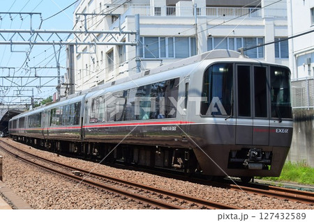 小田急30000形　EXEα 127432589