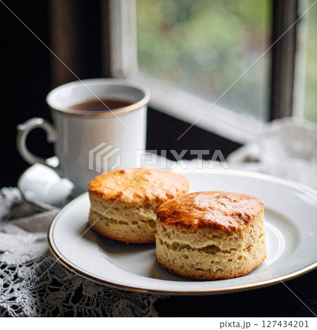 カフェの美味しいスコーンとコーヒー 127434201