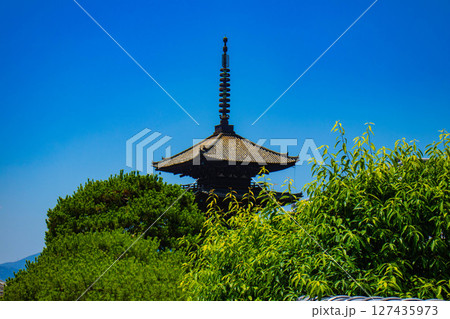 【京都風景】法観寺　美しいシルエットの八坂の塔 127435973
