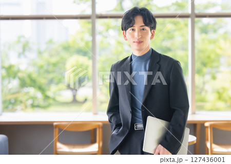 ビジネスマン 127436001