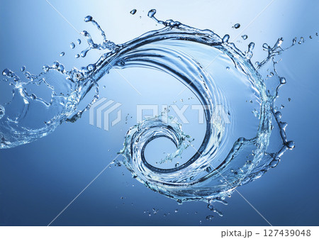 水の飛沫が渦を巻く　スパイラル 127439048