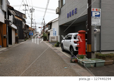鳥取 倉吉 丸ポストのある風景(湊屋紙店) 鳥取 倉吉 丸ポストのある風景(湊屋紙店) 127440294