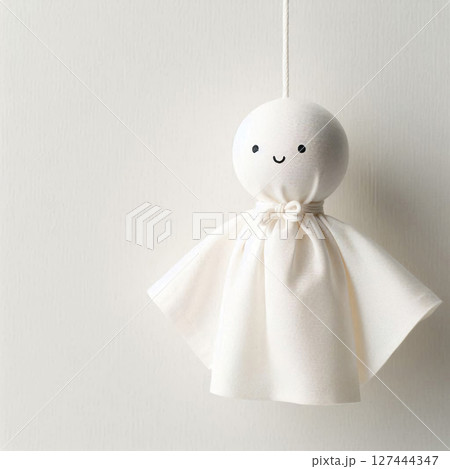 晴れを願う小さな守り神 127444347