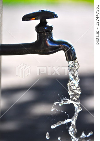 水道の蛇口と節水 127447561