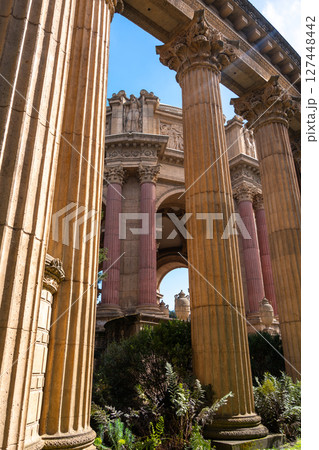 Palace of Fine Arts surrounded by greenery in San Francisco, USA Palace of Fine Arts surrounded by greenery in San Francisco, USA 127448442