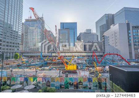 2028年完成予定、東京の新たなランドマーク「トーチタワー」の建設現場 127449463