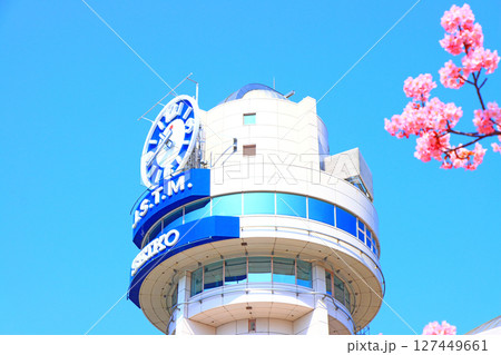 兵庫県明石市、明石市立天文科学館と河津桜の風景 兵庫県明石市、明石市立天文科学館と河津桜の風景 127449661