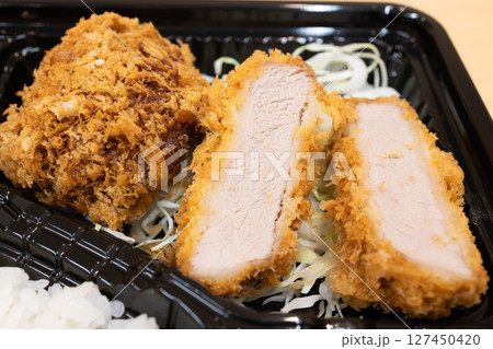 美味しいメンチカツとひれかつ弁当 美味しいメンチカツとひれかつ弁当 127450420