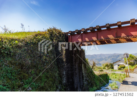 寺坂水源の上を通る南阿蘇鉄道 127451502