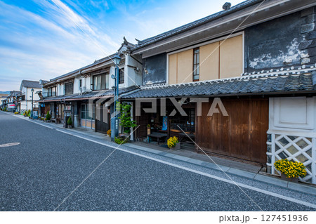 大分県　日田市　豆田の町並み 127451936
