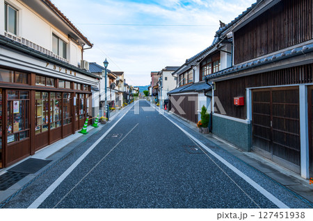 大分県　日田市　豆田の町並み 127451938