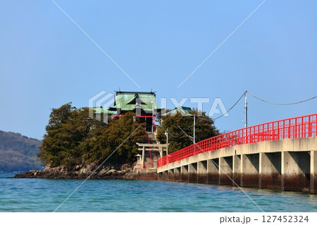 【香川県】晴天の津嶋神社（子供の神様） 127452324