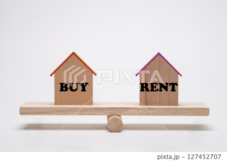 持ち家と賃貸の比較のイメージ 持ち家と賃貸の比較のイメージ 127452707