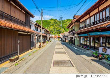山口県　重伝建　佐々並の町並み 127454338