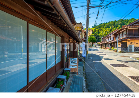 山口県　重伝建　佐々並の町並み 127454419