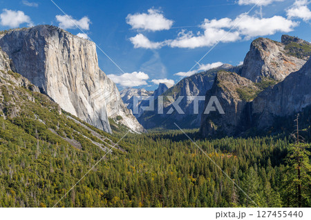 The breathtaking Tunnel View in Yosemite National Park 127455440