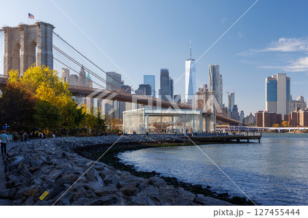 Iconic view of Brooklyn Bridge with Manhattan skyscrapers Iconic view of Brooklyn Bridge with Manhattan skyscrapers 127455444
