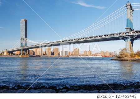Iconic view of Manhattan Bridge with Manhattan skyscrapers 127455445
