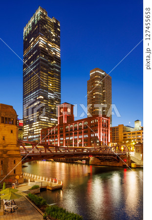 Scenic view of downtown Chicago during sunset 127455658