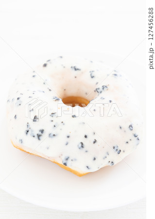 美味しいクッキークリーム揚げドーナッツ 美味しいクッキークリーム揚げドーナッツ 127456288