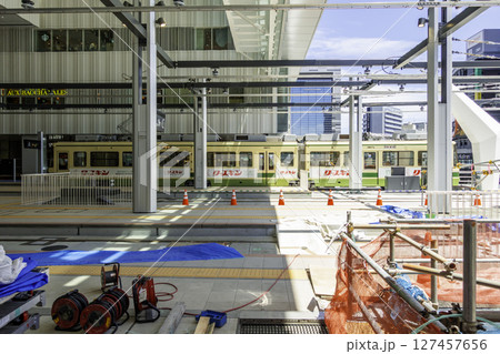 広島駅　路面電車乗り入れ　広島県広島市 127457656