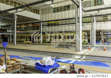 広島駅　路面電車乗り入れ　広島県広島市 127457657