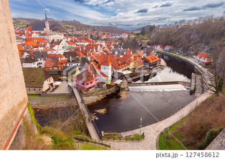 Vltava River and old town, Cesky Krumlov, Czech Republic Vltava River and old town, Cesky Krumlov, Czech Republic 127458612